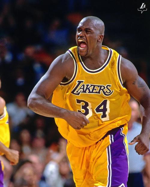 三分失准却依旧赢球（外线哑火仍带走胜利）