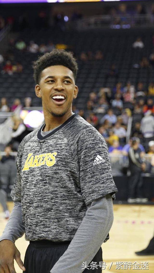 罗马诺：利物浦对伊萨克的首份报价为1.2亿镑+浮动（罗马诺：利物浦首报1.2亿英镑+浮动条款求购伊萨克）