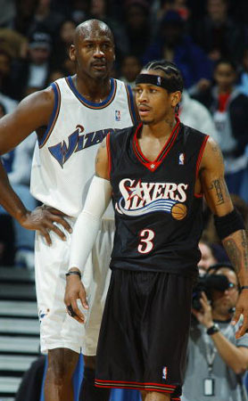 球星突破防线送出关键助攻（王牌强突撕裂防线送出关键助攻）