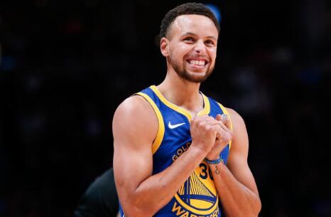 小孩哥！17岁卡尔成为欧冠最年轻连续3场进球球员（17岁小将卡尔欧冠三连场进球，成史上最年轻达成者）