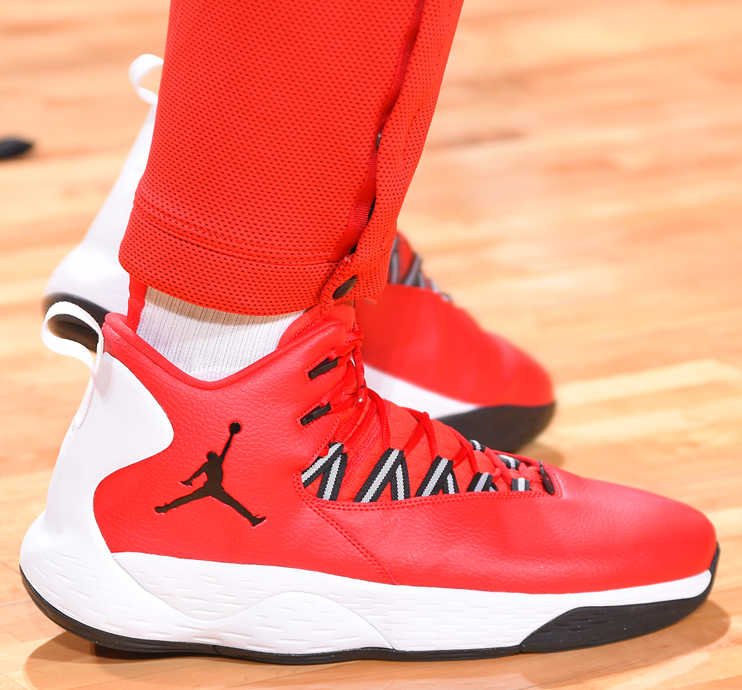 中超：上海海港3-2击败长春亚泰（中超战报：上海海港3比2战胜长春亚泰）